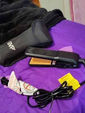 GVP Mini Hair Straightener Flat Iron - Black with Gold Plate With Its Own Case .